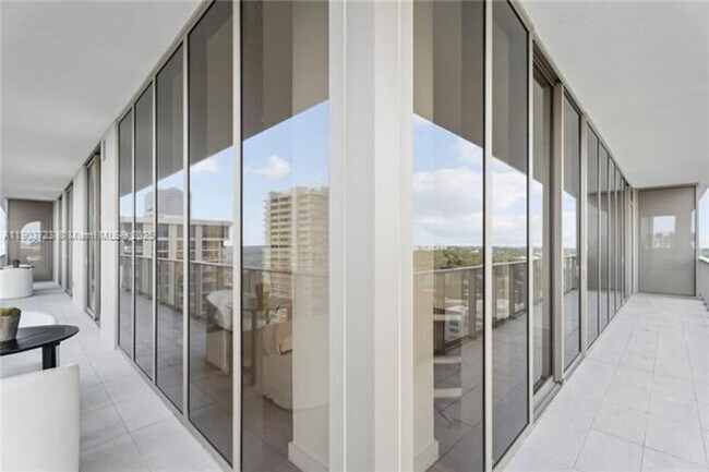 Building Photo - 2678 Tigertail Ave