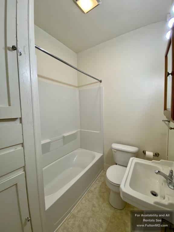 Building Photo - 603 Court Street Apartment 3