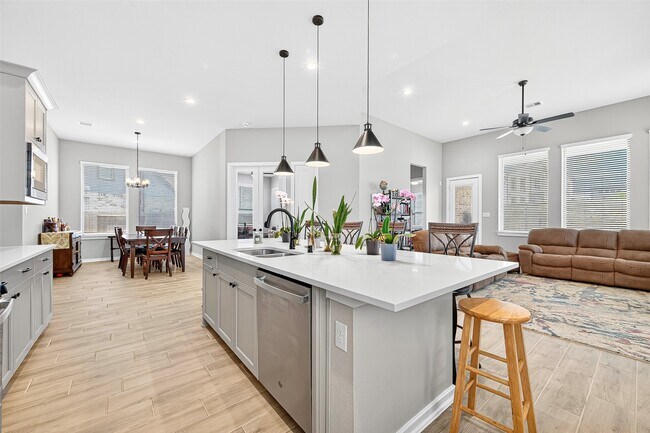 Building Photo - 6034 Painted Plains Ln