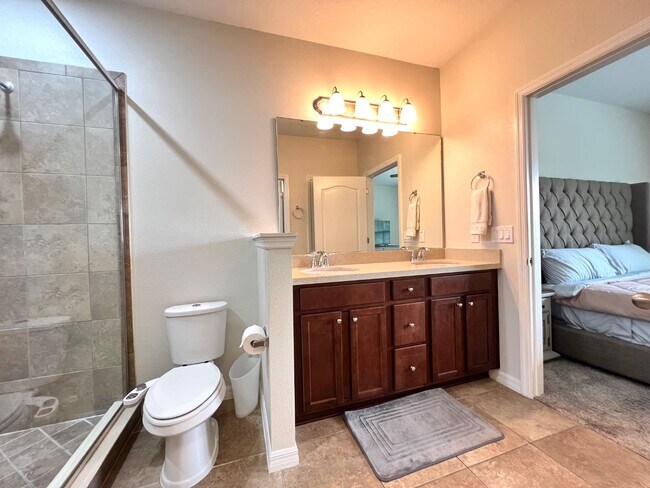 Building Photo - 1043 Taramundi Dr