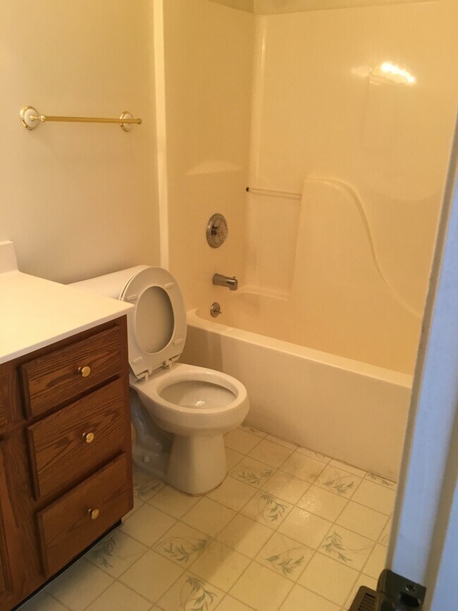 Building Photo - MFI Single Family, Heather Road