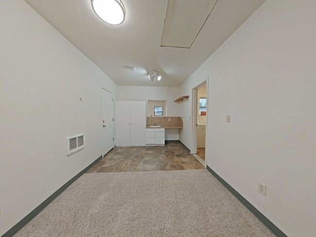 Building Photo - 3 Bedroom House  ~ Northern Corvallis