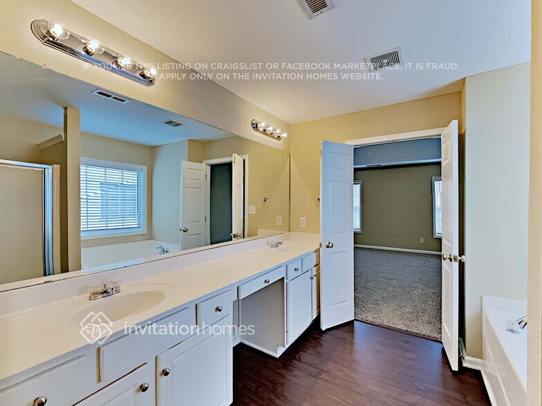 Building Photo - 3401 Paxton Ridge Dr