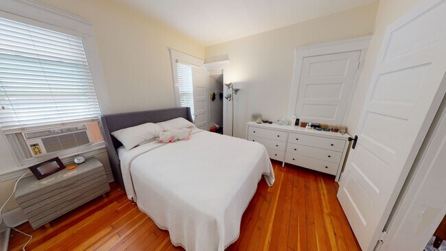 Building Photo - 134 Mansfield St