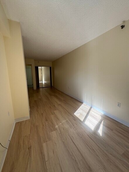 Building Photo - 15 North Beacon St