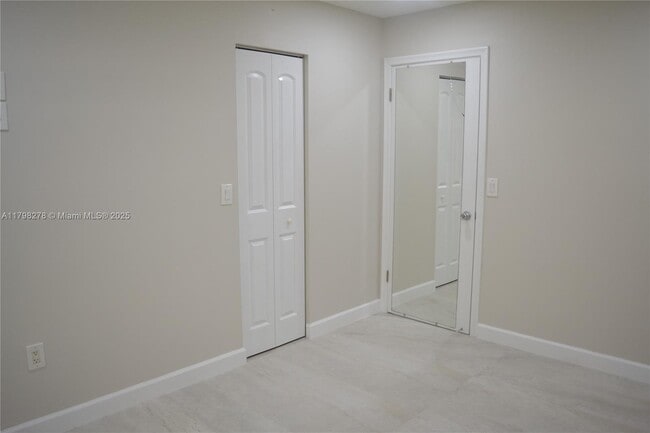 Building Photo - 5211 SW 141st Pl