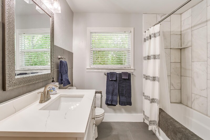 Building Photo - 4704 Collinwood Ave