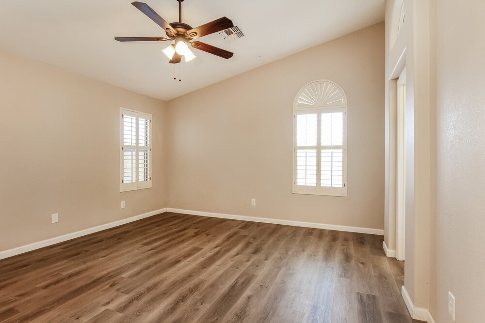 Building Photo - 8026 S 48th Dr