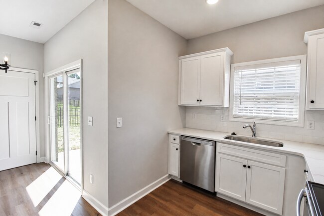 Building Photo - 1429 Village Lp