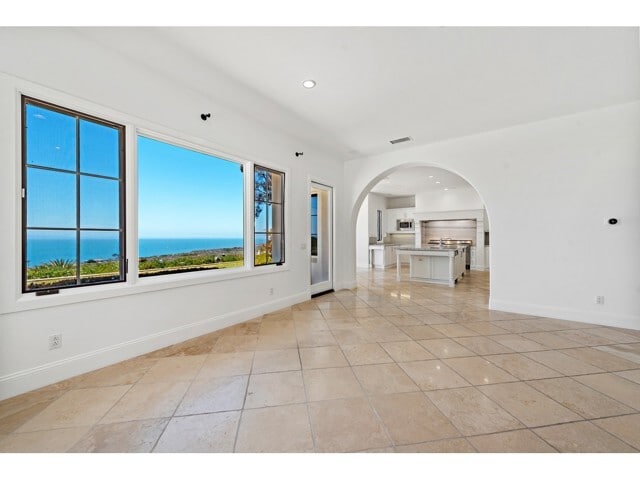 Building Photo - 11 Greens Bluff