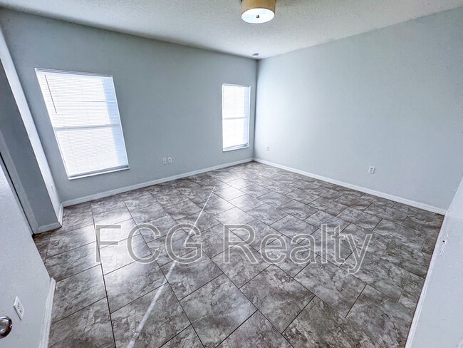 Building Photo - 702 Colville Pl