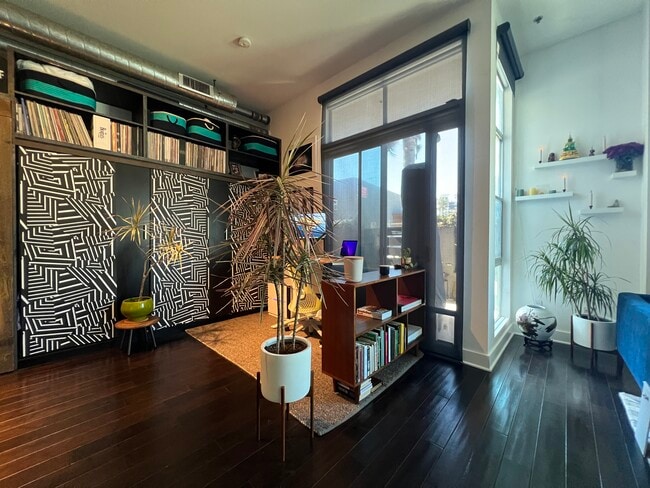 Building Photo - 13320 Beach Ave