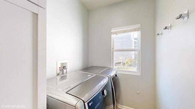 Building Photo - 182 Chapin Way