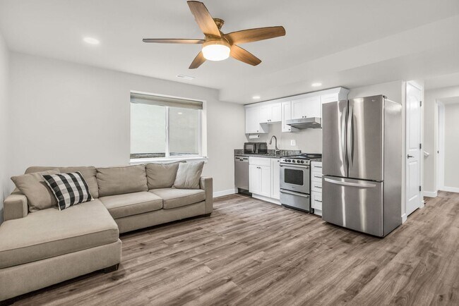 Building Photo - Spacious 6 Bed Home with Dual Kitchens, EV Charging & Modern Finishes in Layton