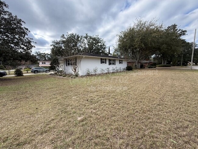 Building Photo - 7104 Catalonia Ave