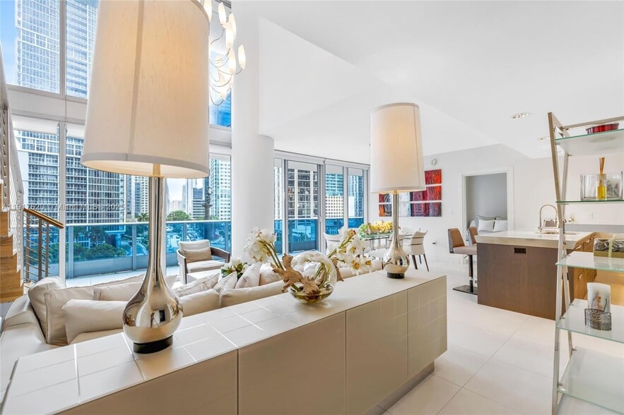 Building Photo - 200 Biscayne Boulevard Way