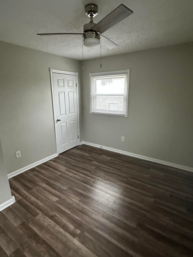 Building Photo - 126 Allnutt Dr