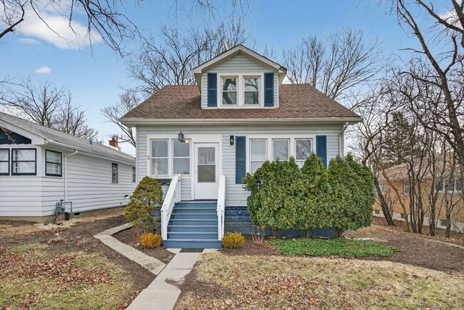 Building Photo - 741 S Jackson St