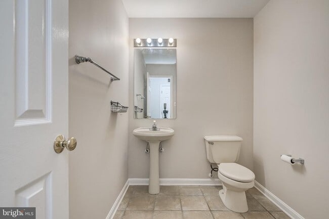 Building Photo - 19900 Belle Chase Dr