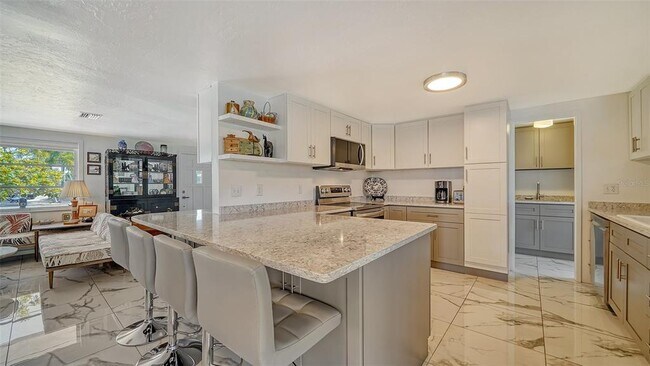 Building Photo - 641 Coral Dr