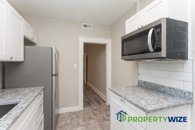 Building Photo - 1814 E 30th St