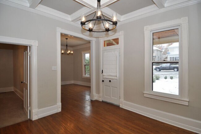 Building Photo - Beautiful Salt Lake Home for Rent