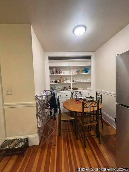 Building Photo - 1463 Beacon St