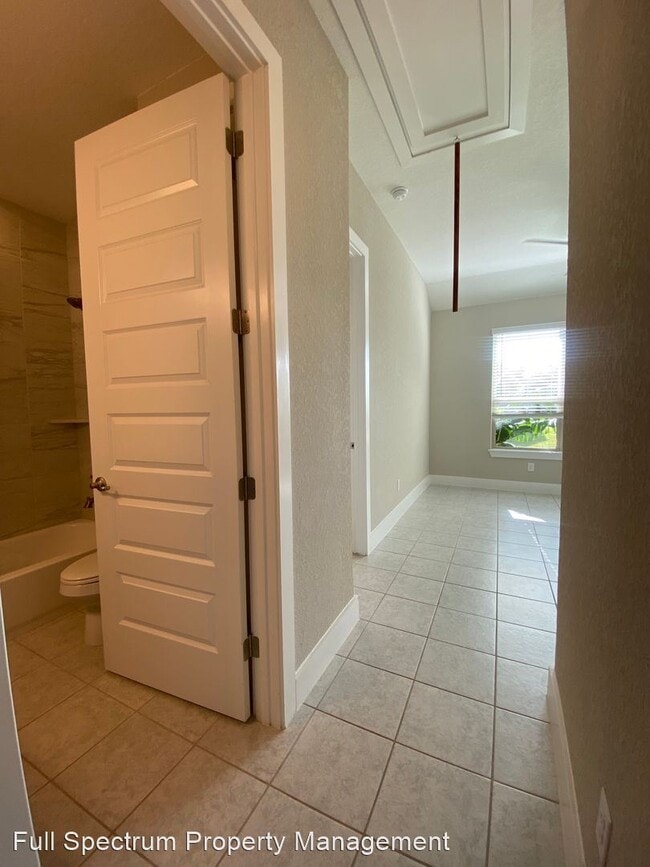 Building Photo - 5 br, 3.5 bath House - 120 Leann Way