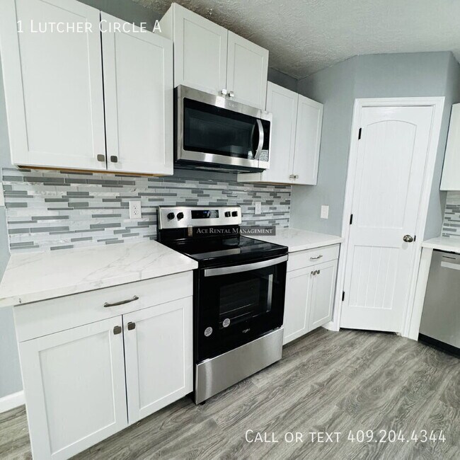 Building Photo - 1 Lutcher Circle A