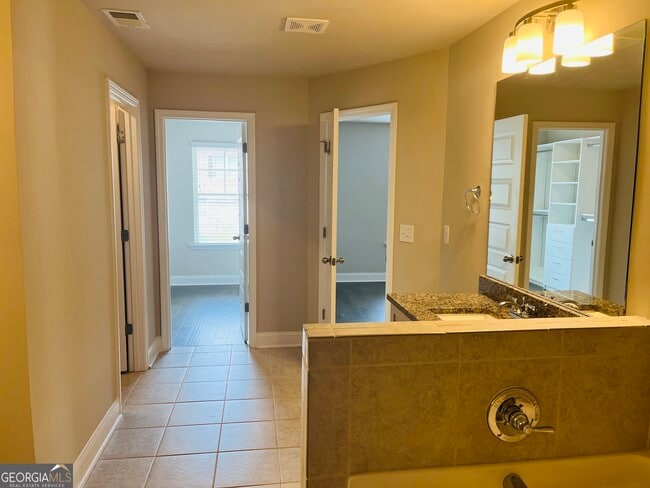 Building Photo - 6005 Arbor Knoll Pl