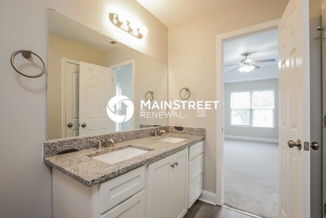 Building Photo - 3 Bedroom Pet-Friendly Home in Greensboro,...