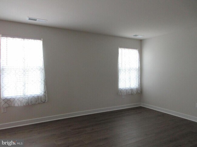 Building Photo - 383 Windflower Dr