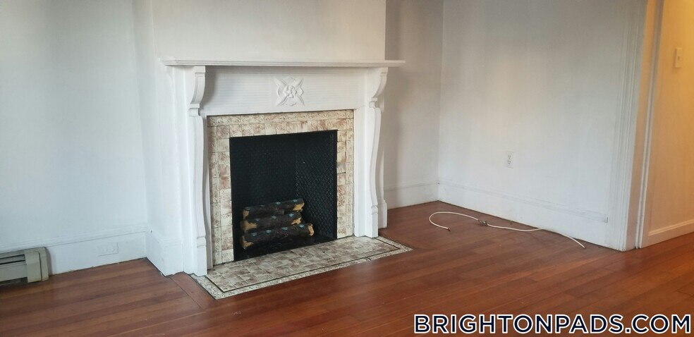 Building Photo - 66 Murdock St