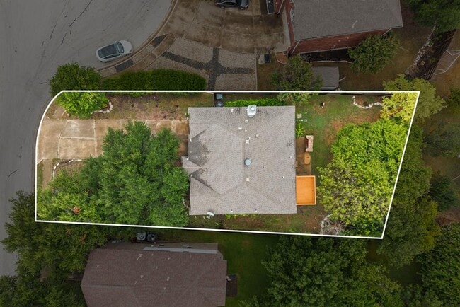 Building Photo - 1006 Shadow Valley Cove