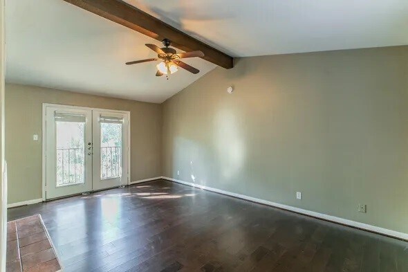 Building Photo - 2804 Stewart Dr