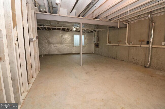 Building Photo - 120 Salerno Dr