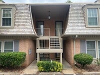 Building Photo - Beautiful 2 Bedroom / 2 Bath Apartment in Green Hills Under $2000!