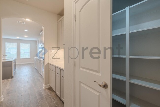 Building Photo - 23522 Persimmon Crk Ln