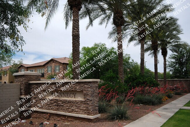 Building Photo - 2734 S Decatur Dr