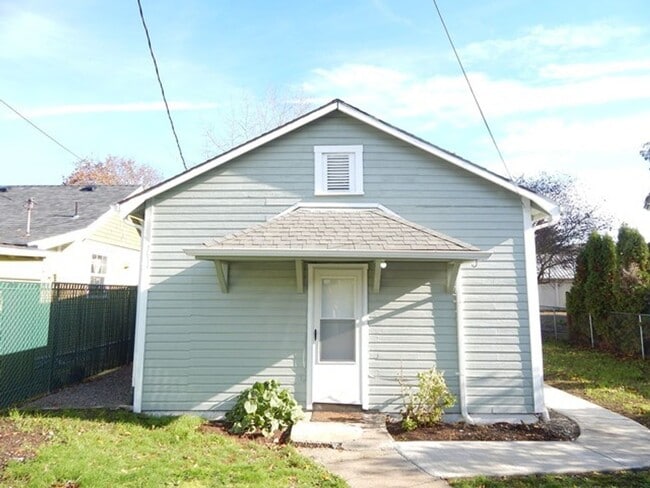 Building Photo - 2Bd/1Ba Single Story Home - Available Soon!