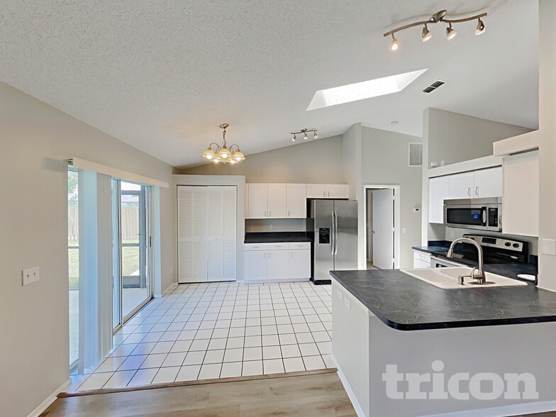 Building Photo - 6209 61st Ct E