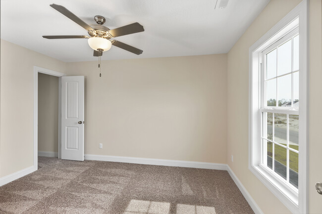 Building Photo - 463 Worsley Wy