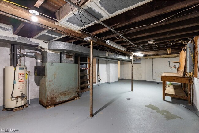 Building Photo - 118 Spring Ave