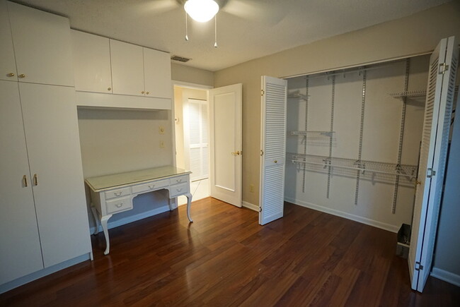 Building Photo - Charming 2-Bedroom, 1-Bath Condo in South ...