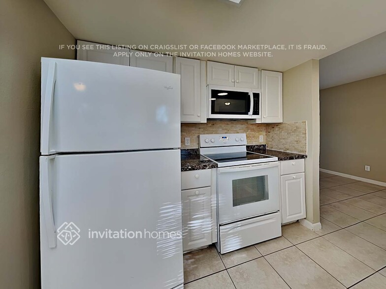 Building Photo - 819 Sunridge Point Dr