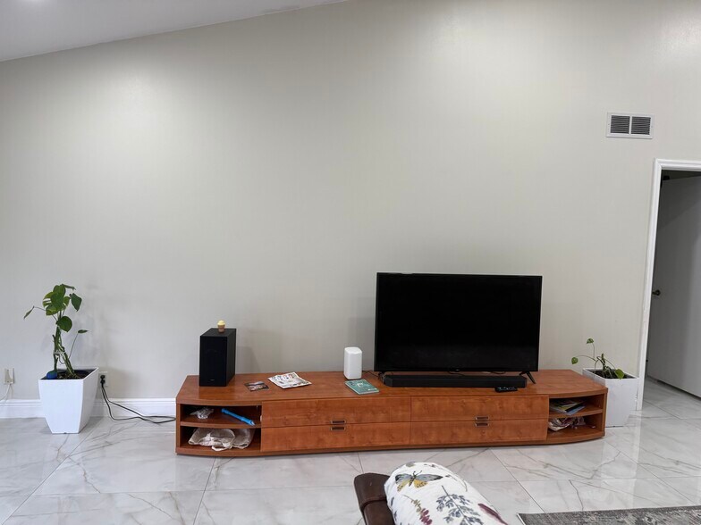 Building Photo - 6420 Via Tierra