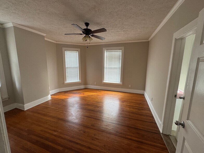 Building Photo - 506 Washington Ave