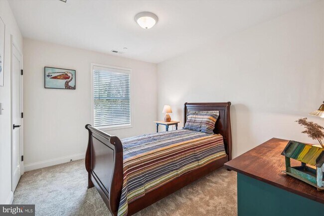 Building Photo - 607 North St