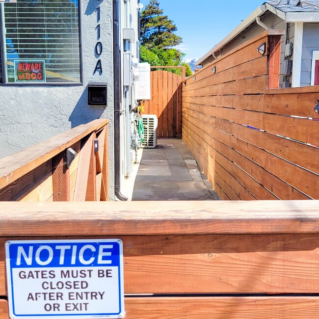 Building Photo - 110 S 37th St