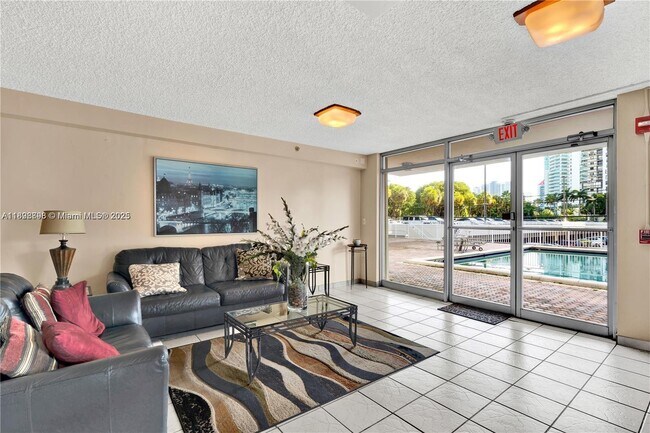 Building Photo - 145 SE 25th Rd